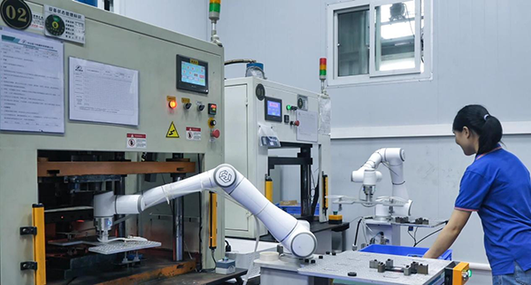 米兰·(milan)中国机器人，以创新精神推动协作机器人领域发展